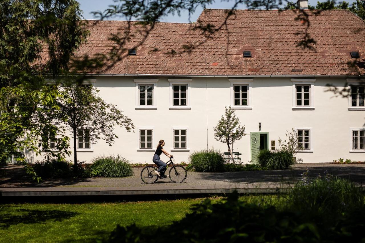 Boutique Hotel Zum Oberjager, Schloss Lackenbach ภายนอก รูปภาพ